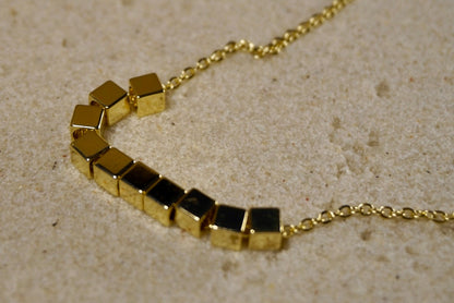 CADENA CON CUBO